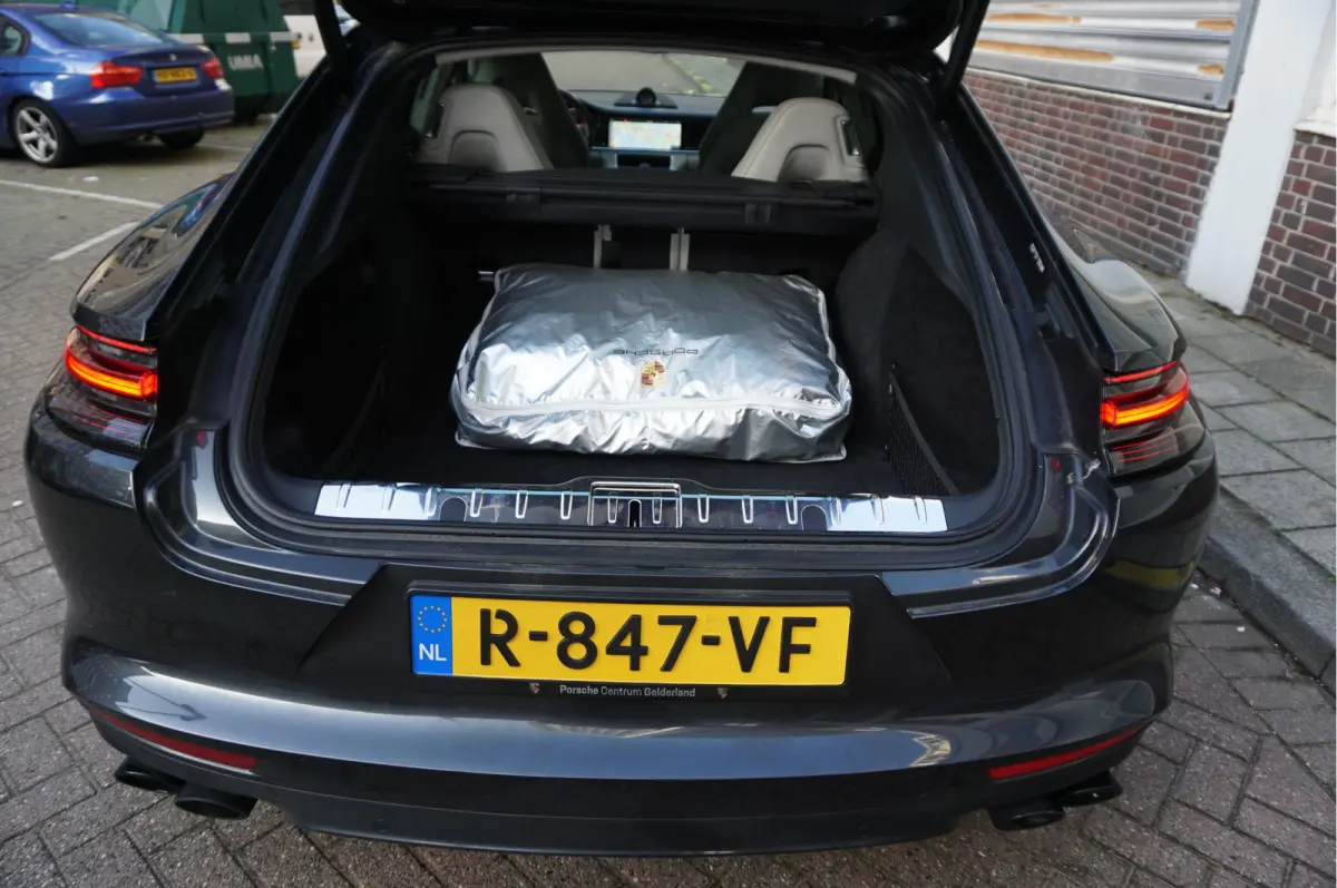 4.0 GTS V8 BiTurbo | Sport Chrono | Luchtvering | Panoramadak | Adaptive + Lane | 4x Memory Verwarming Koeling | Soft close | Sfeerverlichting | Nieuwprijs ca € 226.000,-