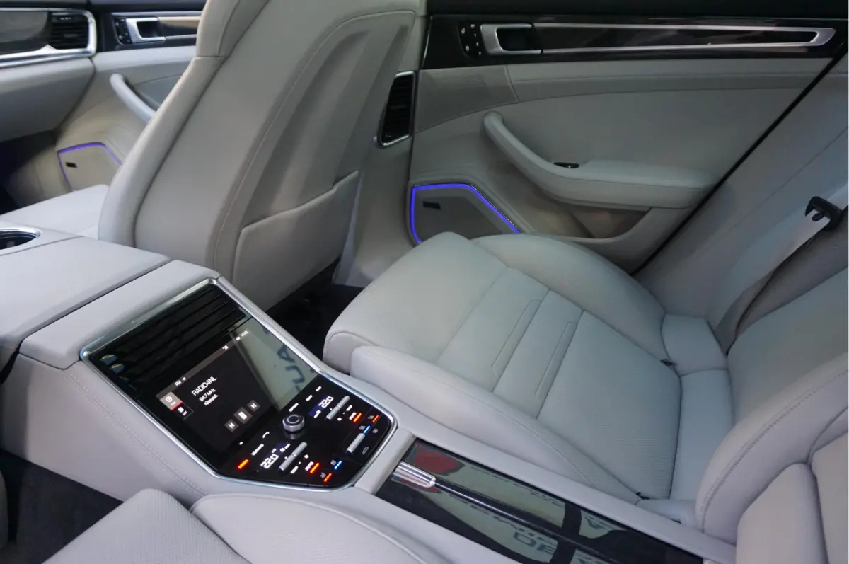 4.0 GTS V8 BiTurbo | Sport Chrono | Luchtvering | Panoramadak | Adaptive + Lane | 4x Memory Verwarming Koeling | Soft close | Sfeerverlichting | Nieuwprijs ca € 226.000,-