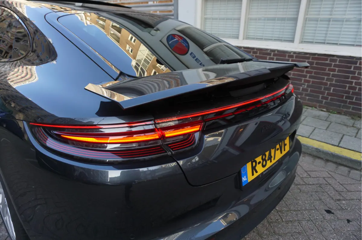 4.0 GTS V8 BiTurbo | Sport Chrono | Luchtvering | Panoramadak | Adaptive + Lane | 4x Memory Verwarming Koeling | Soft close | Sfeerverlichting | Nieuwprijs ca € 226.000,-