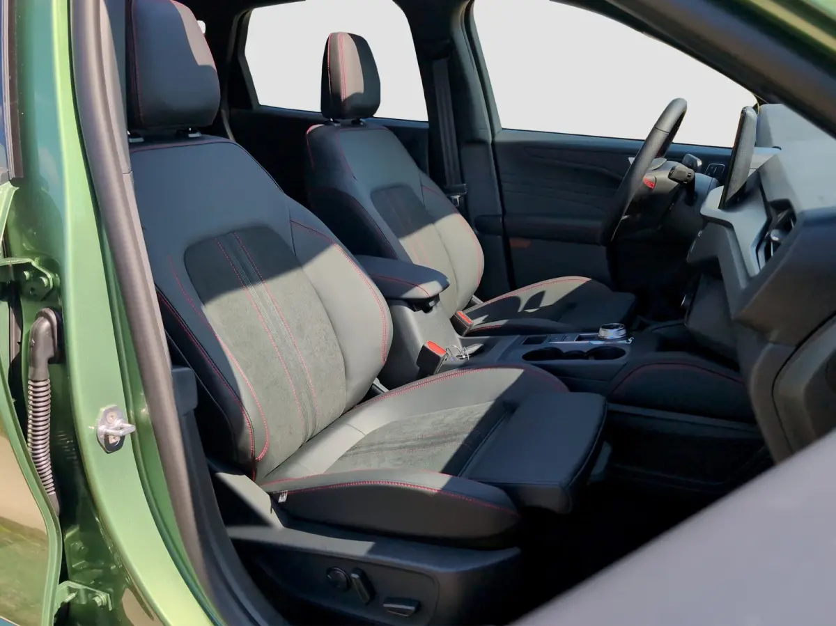 2.5 PHEV ST-Line X | 20"LM-Velgen | Adaptieve Matrix LED koplampen met Coast to Coast signature LED verlichting | Bekleding ST-Line X: 12-weg AGR stoelen en deels Premium feel Sensico bekl. 