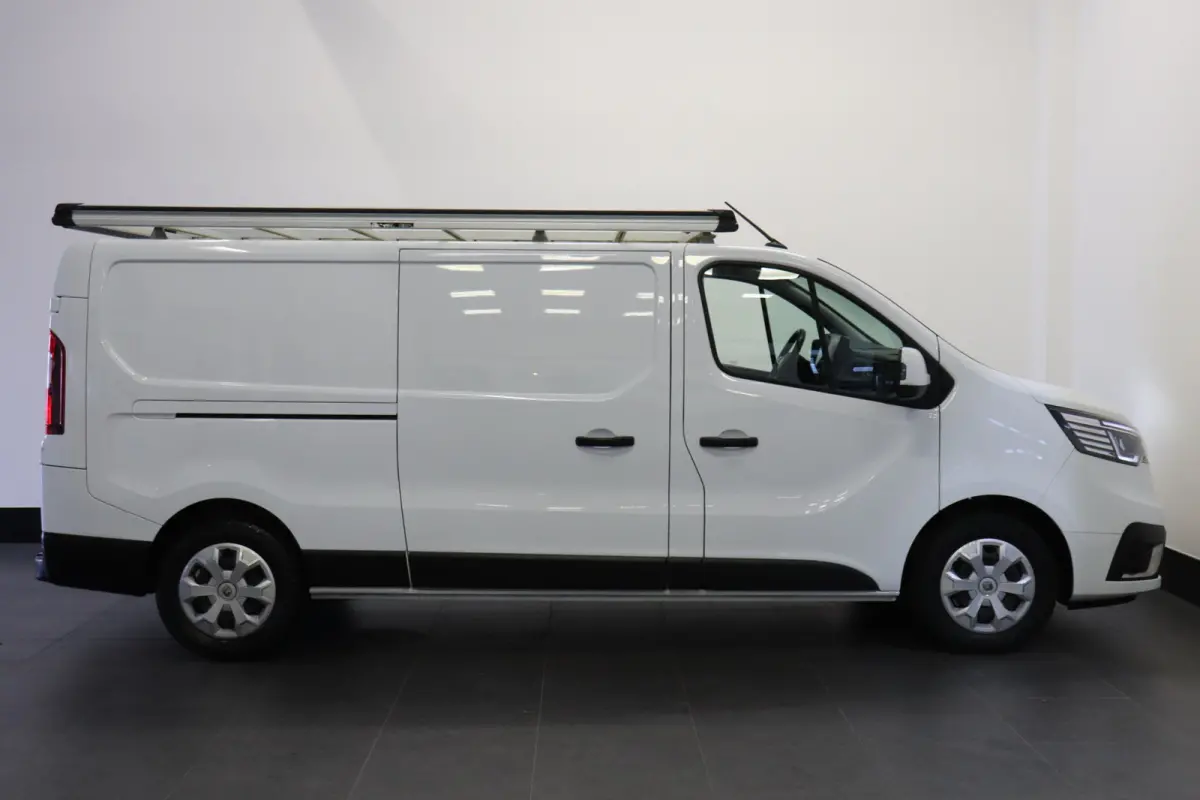 2.0 dCi 130PK L2 EURO 6 - Airco - Cruise - PDC - € 14.900,- Excl.