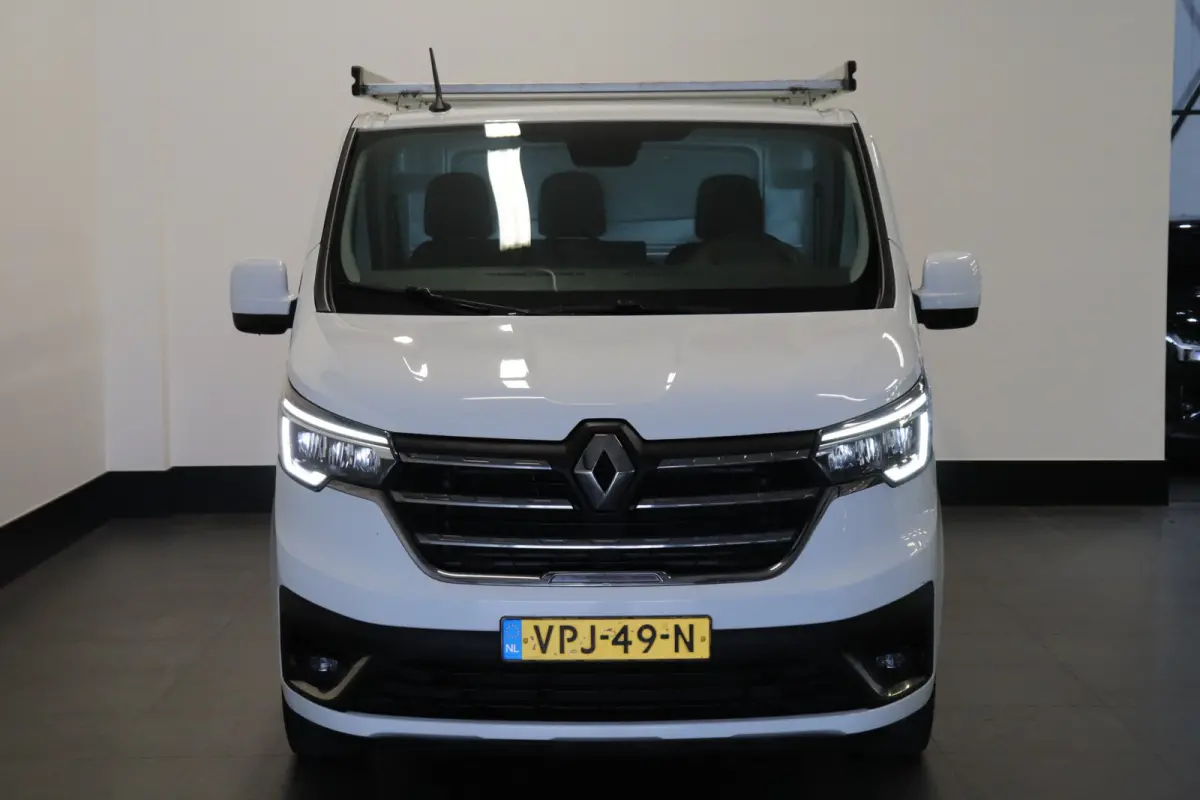 2.0 dCi 130PK L2 EURO 6 - Airco - Cruise - PDC - € 14.900,- Excl.