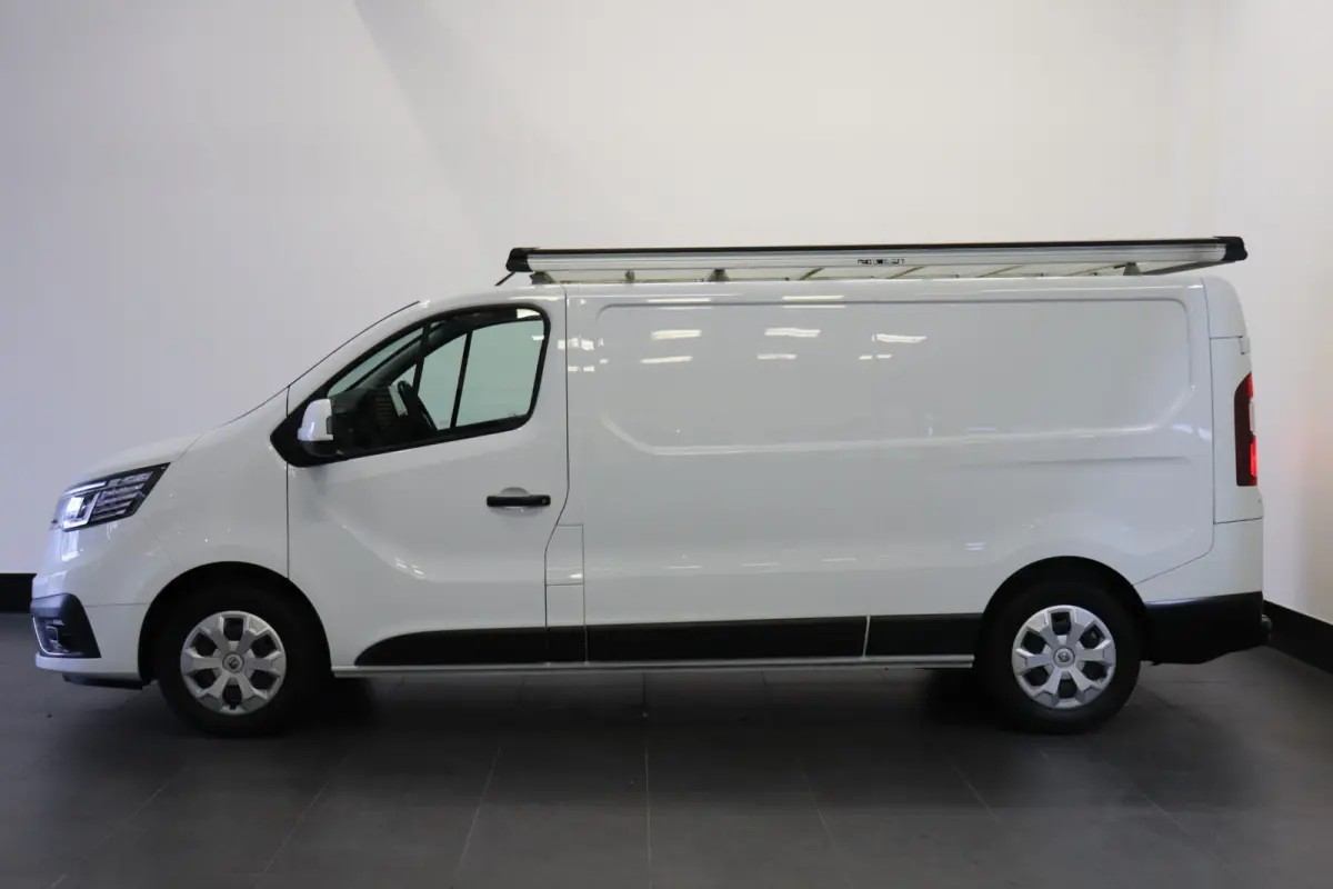 2.0 dCi 130PK L2 EURO 6 - Airco - Cruise - PDC - € 14.900,- Excl.