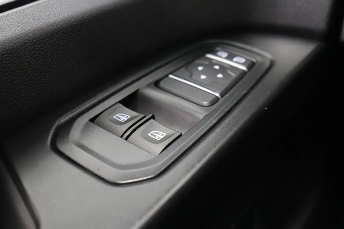 2.0 dCi 130PK L2 EURO 6 - Airco - Cruise - PDC - € 14.900,- Excl.