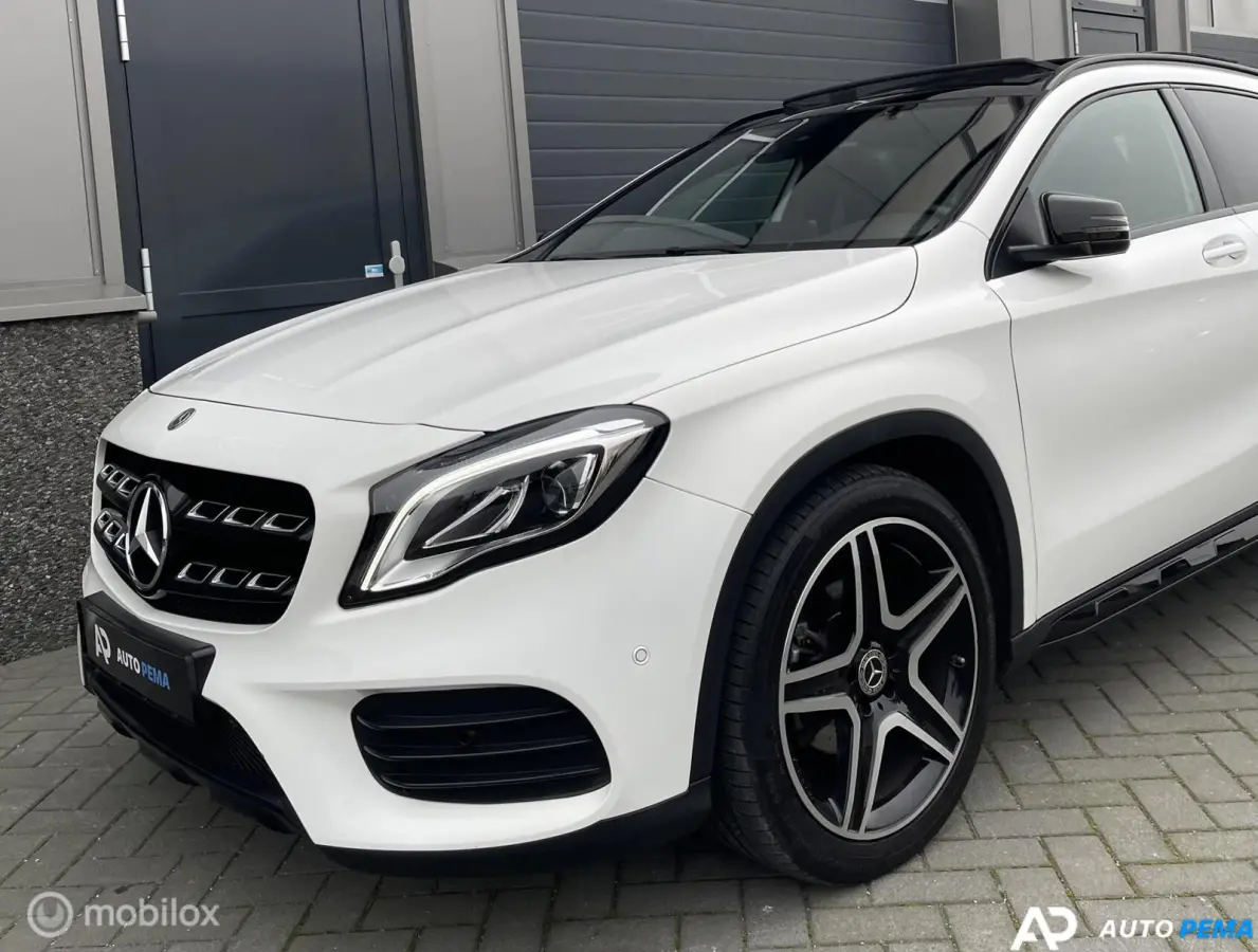 Mercedes-Benz GLA-Klasse 180 AMG Line Pano Camera