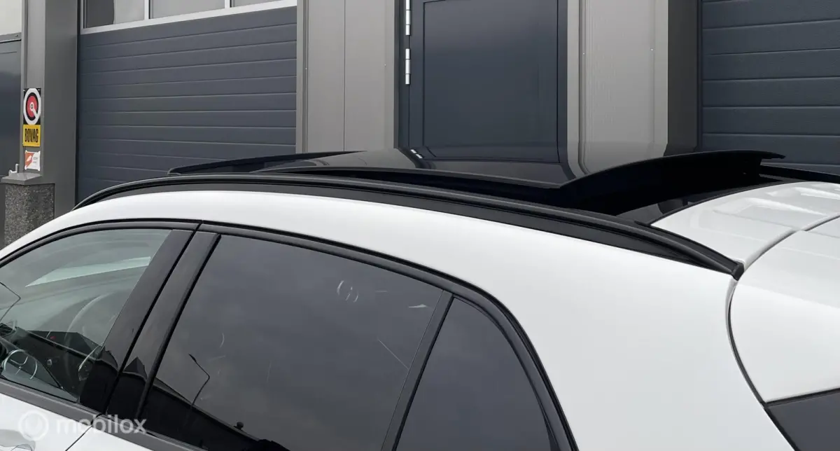 Mercedes-Benz GLA-Klasse 180 AMG Line Pano Camera