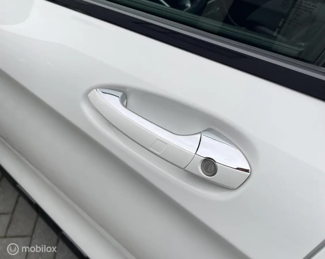 Mercedes-Benz GLA-Klasse 180 AMG Line Pano Camera