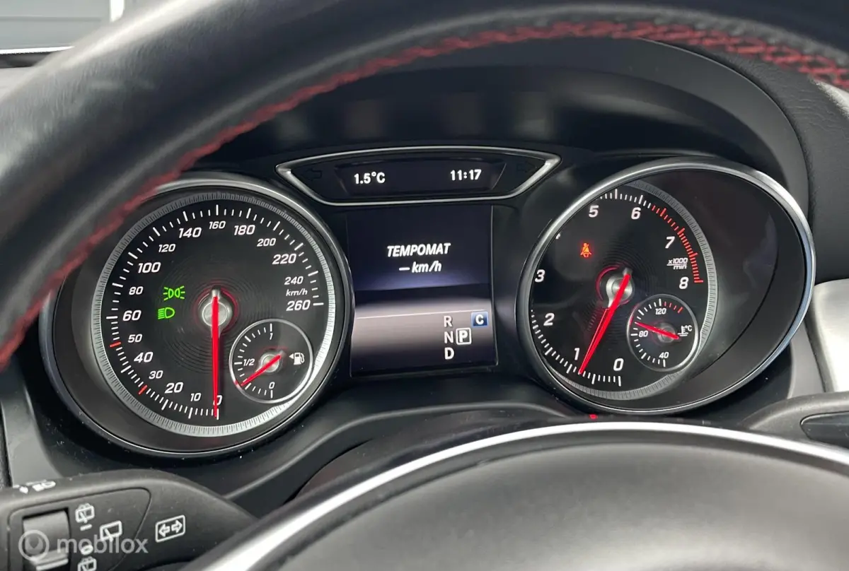 Mercedes-Benz GLA-Klasse 180 AMG Line Pano Camera