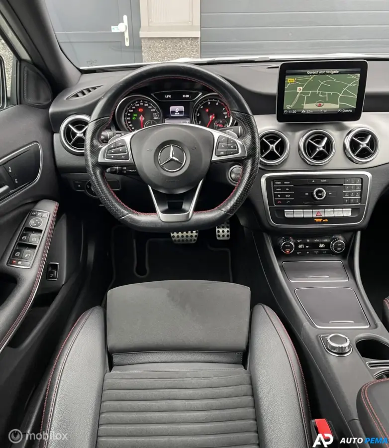 Mercedes-Benz GLA-Klasse 180 AMG Line Pano Camera