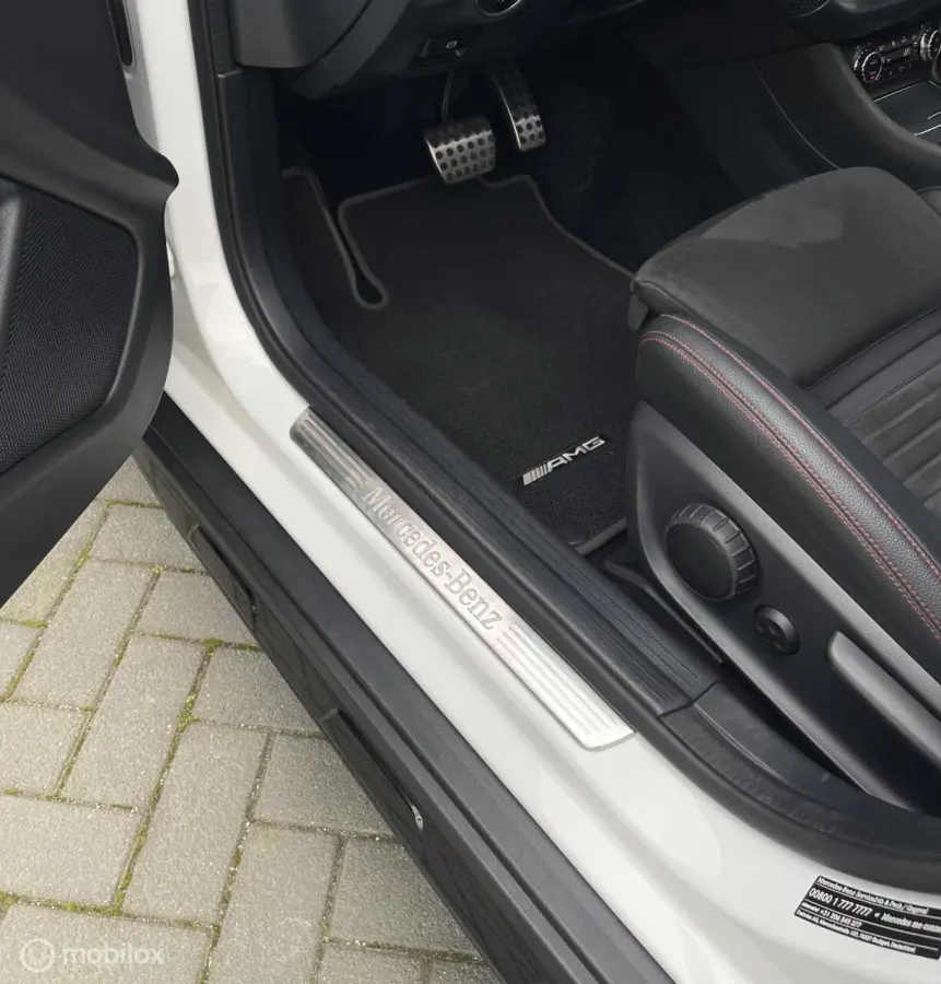Mercedes-Benz GLA-Klasse 180 AMG Line Pano Camera