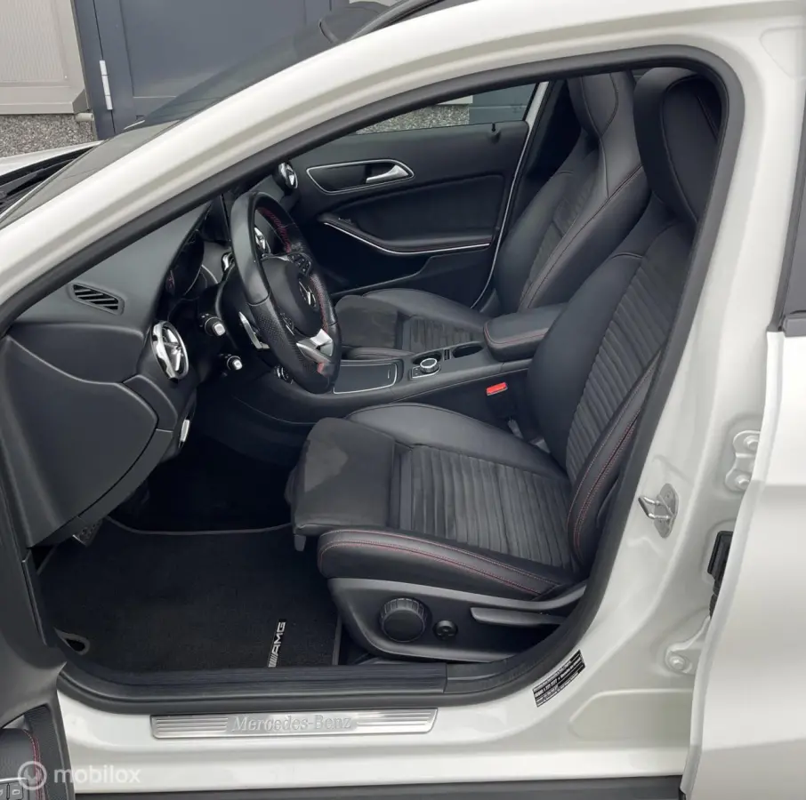 Mercedes-Benz GLA-Klasse 180 AMG Line Pano Camera