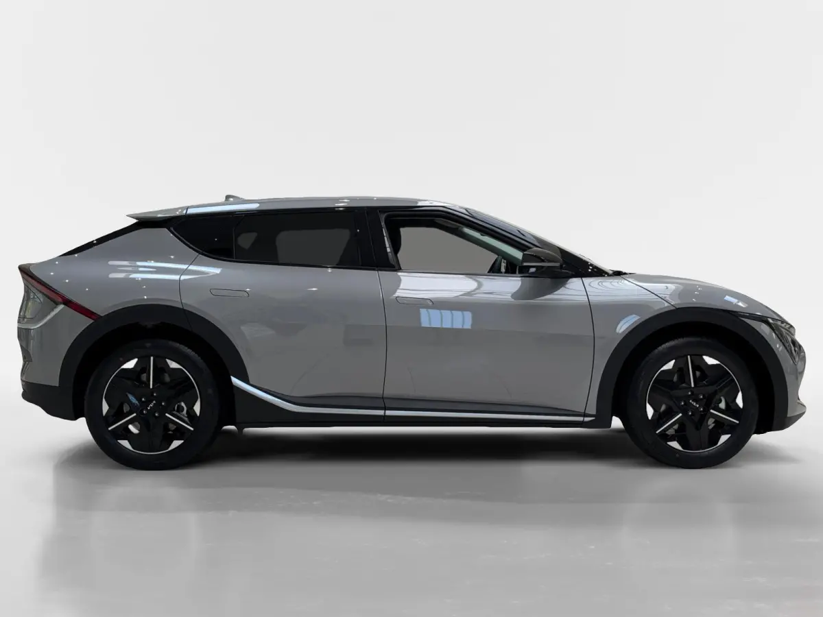 Light Edition 63 kWh Navigatie | Stoel + stuurverwarming | Achteruitrijcamera | Climate control |
