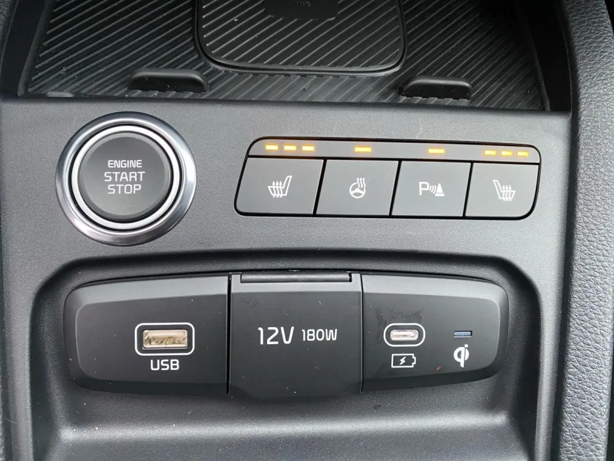 1.0 T-GDi MHEV GT-Line | Navigatie | Schuif/kantel dak | Stoel + Stuurverwarming | Cruise control | LM-Velgen | GT-Line