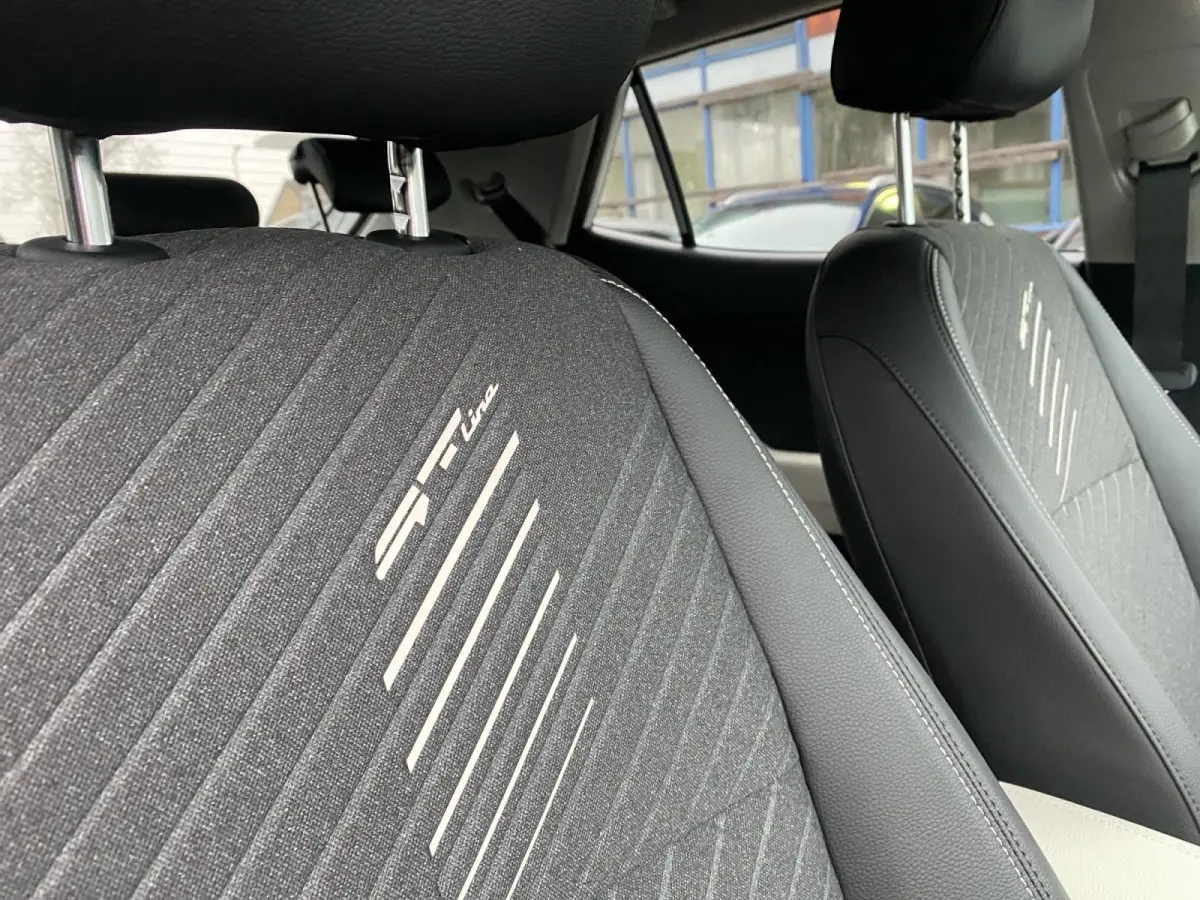1.0 T-GDi MHEV GT-Line | Navigatie | Schuif/kantel dak | Stoel + Stuurverwarming | Cruise control | LM-Velgen | GT-Line