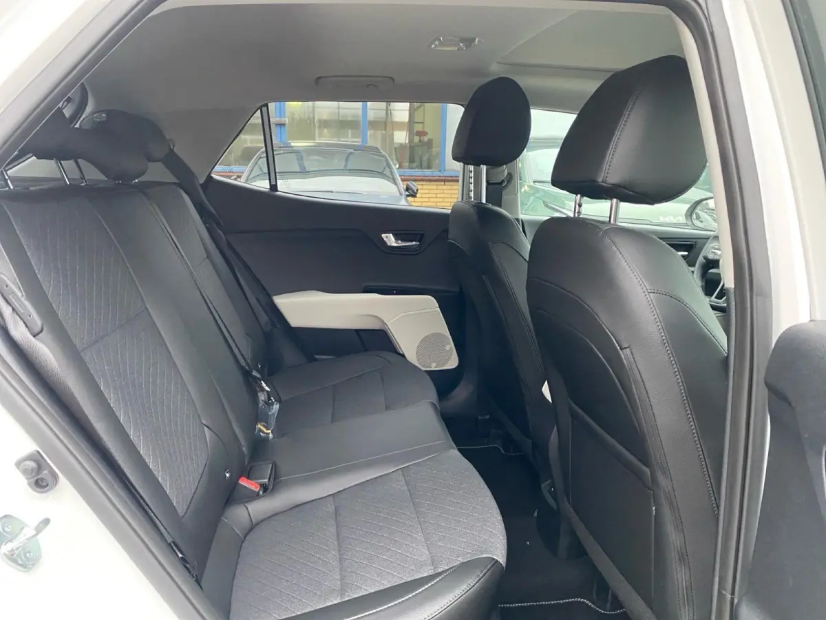 1.0 T-GDi MHEV GT-Line | Navigatie | Schuif/kantel dak | Stoel + Stuurverwarming | Cruise control | LM-Velgen | GT-Line
