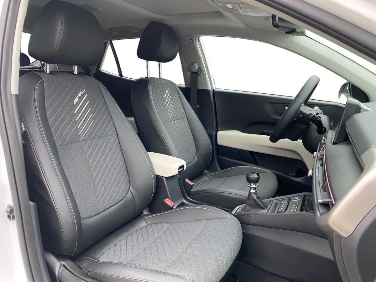1.0 T-GDi MHEV GT-Line | Navigatie | Schuif/kantel dak | Stoel + Stuurverwarming | Cruise control | LM-Velgen | GT-Line