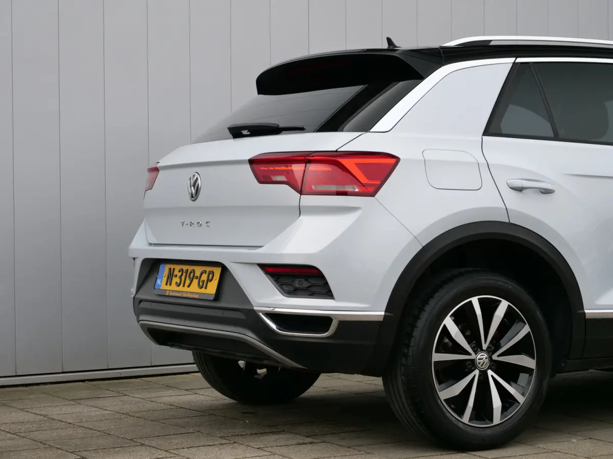 1.5 TSI Sport 150 Pk Navigatie / Camera / PDC / Apple Carplay
