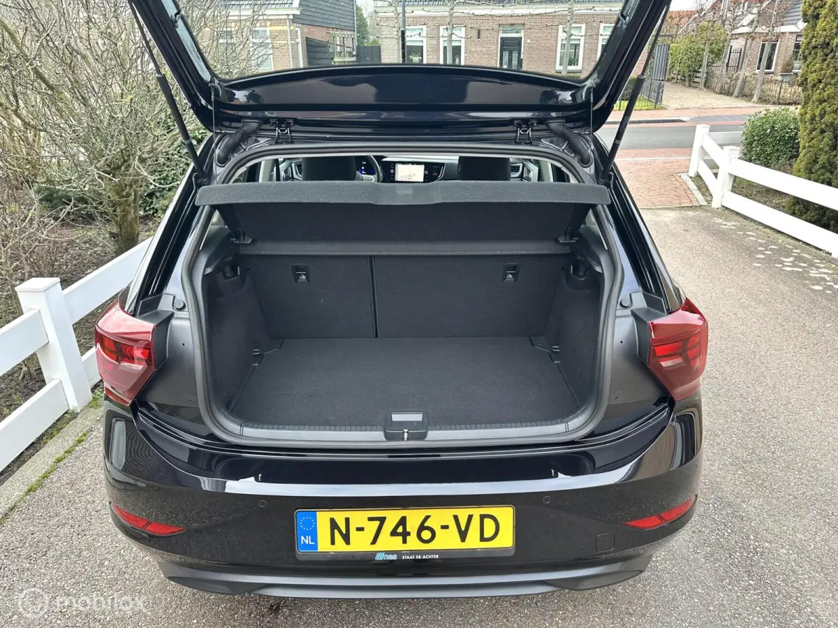 1.0 TSI 95pk Life Business NIEUW MODEL CLIMATE CONTROLE STOELVERWARMING CARPLAY NAVIGATIE ACHTERUITRIJ CAMERA MOOIE AUTO!!