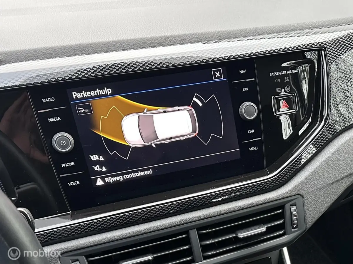 1.0 TSI 95pk Life Business NIEUW MODEL CLIMATE CONTROLE STOELVERWARMING CARPLAY NAVIGATIE ACHTERUITRIJ CAMERA MOOIE AUTO!!