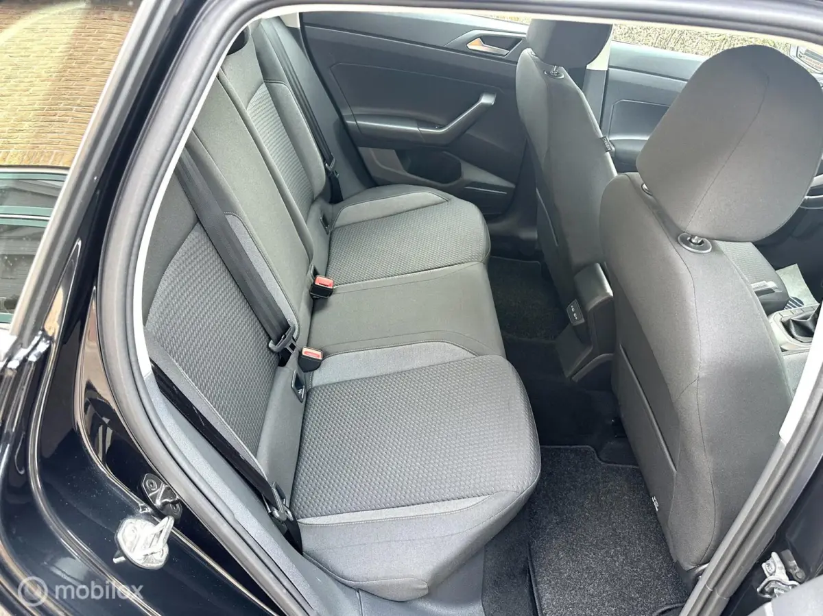 1.0 TSI 95pk Life Business NIEUW MODEL CLIMATE CONTROLE STOELVERWARMING CARPLAY NAVIGATIE ACHTERUITRIJ CAMERA MOOIE AUTO!!