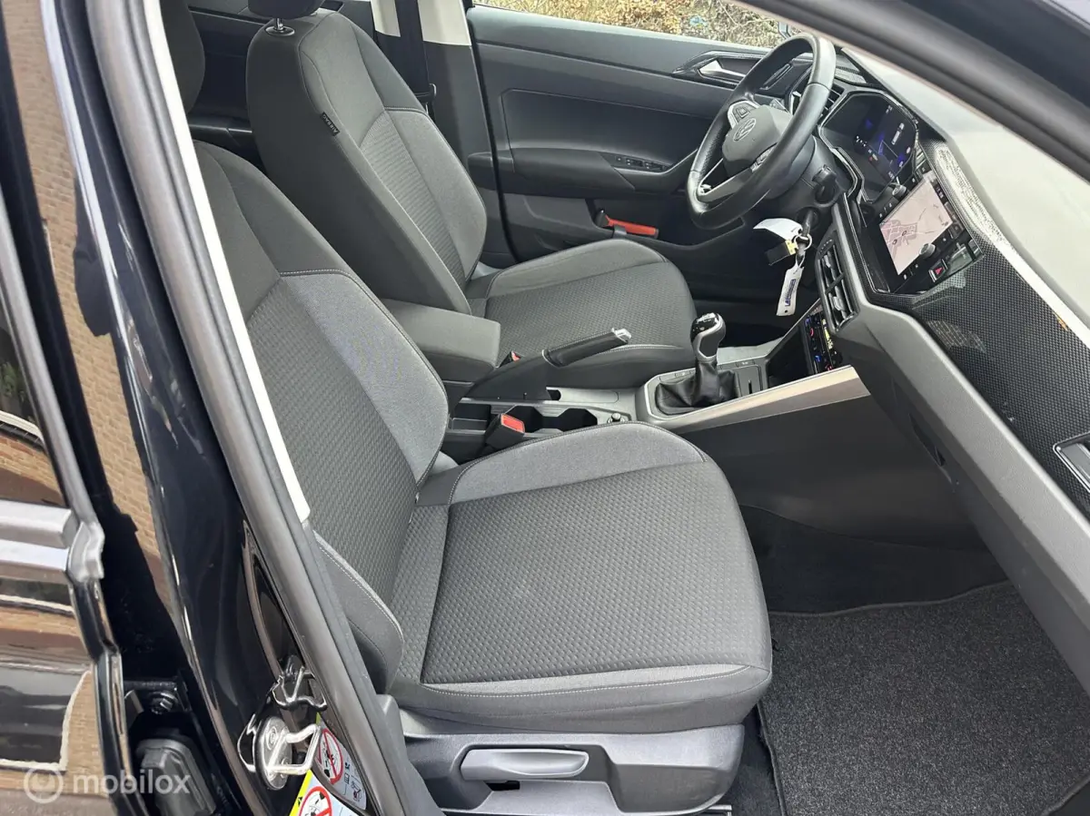 1.0 TSI 95pk Life Business NIEUW MODEL CLIMATE CONTROLE STOELVERWARMING CARPLAY NAVIGATIE ACHTERUITRIJ CAMERA MOOIE AUTO!!