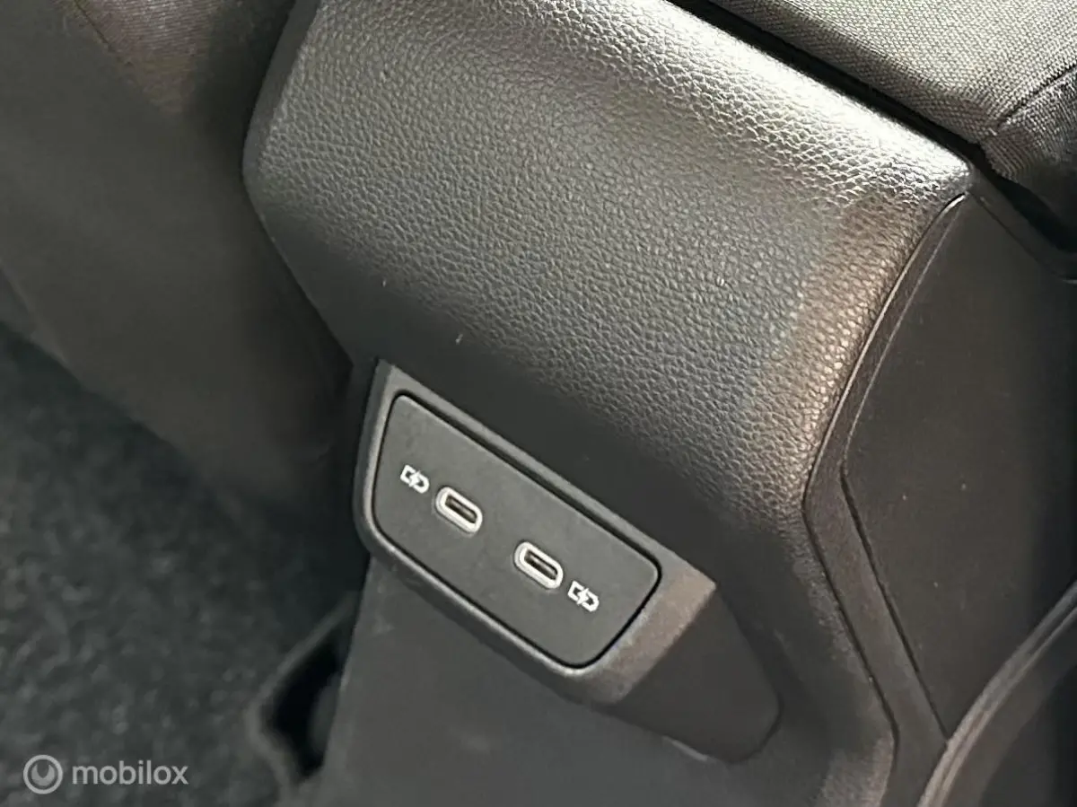 1.0 TSI 95pk Life Business NIEUW MODEL CLIMATE CONTROLE STOELVERWARMING CARPLAY NAVIGATIE ACHTERUITRIJ CAMERA MOOIE AUTO!!