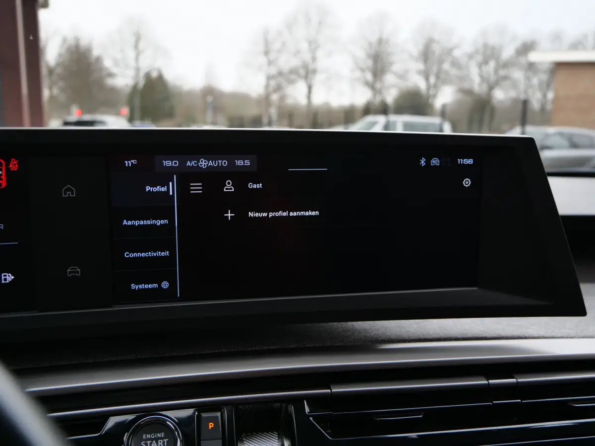 1.2 Hybrid 136 Pk Allure 7 persoons Automaat Camera / 19 inch / DAB / Apple Carplay