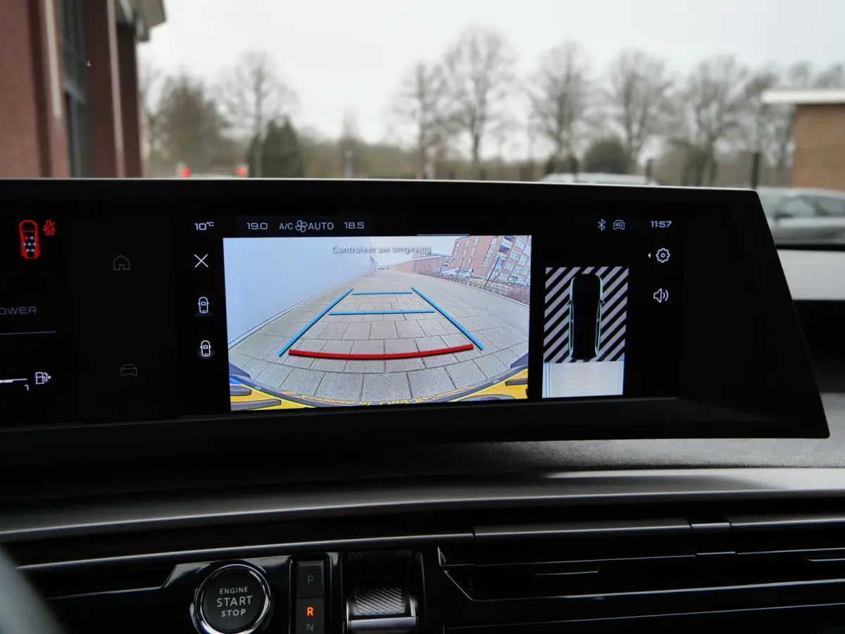 1.2 Hybrid 136 Pk Allure 7 persoons Automaat Camera / 19 inch / DAB / Apple Carplay