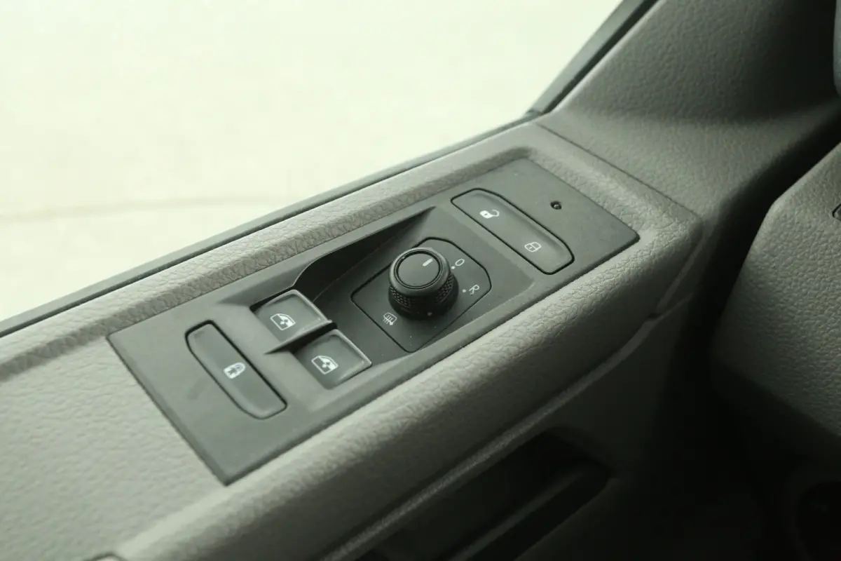 2.0 TDI L1H1 140PK | Marge | Airco | Carplay | Sidebars | Elektrpakket