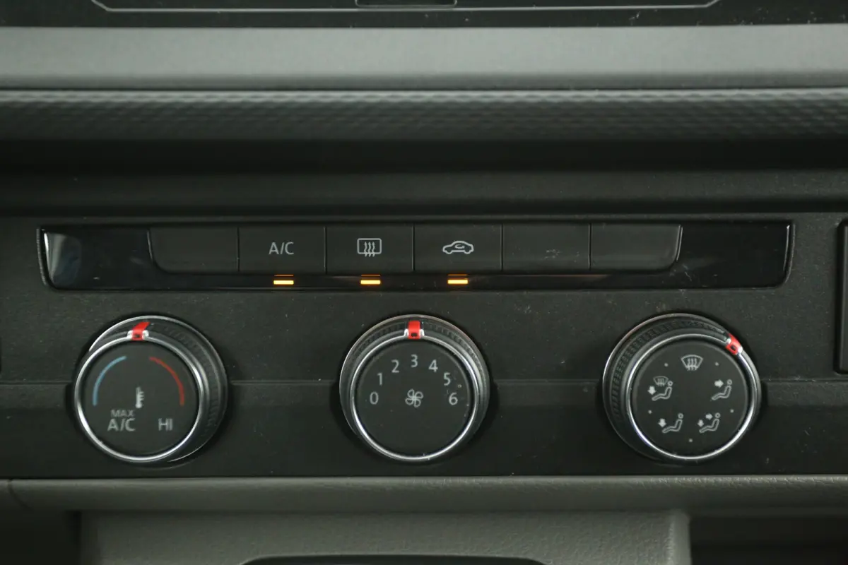 2.0 TDI L1H1 140PK | Marge | Airco | Carplay | Sidebars | Elektrpakket