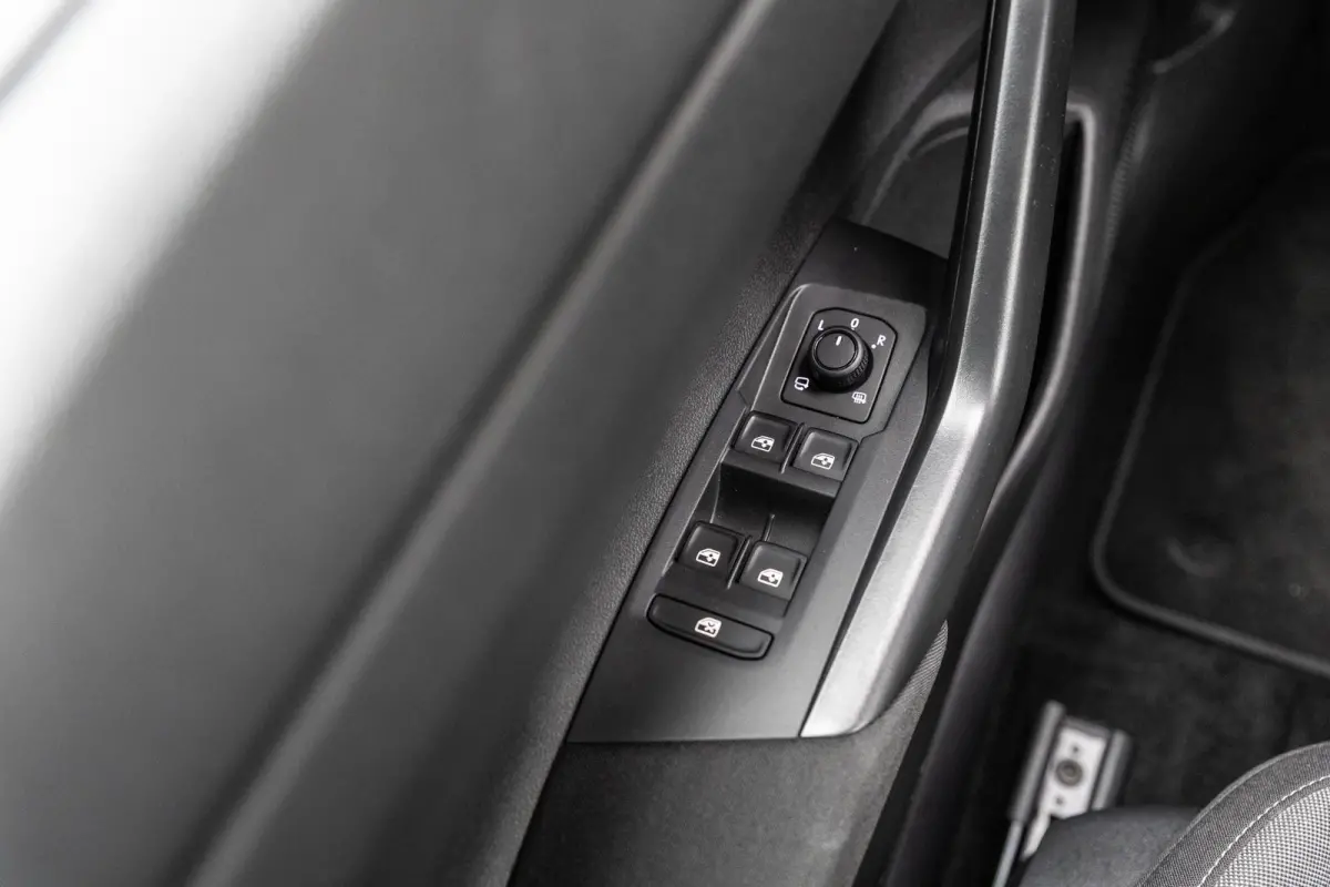 1.0 TSI 115pk Life Edition | Adaptieve Cruise Control | Achteruitrijcamera | Automatische Airconditioning