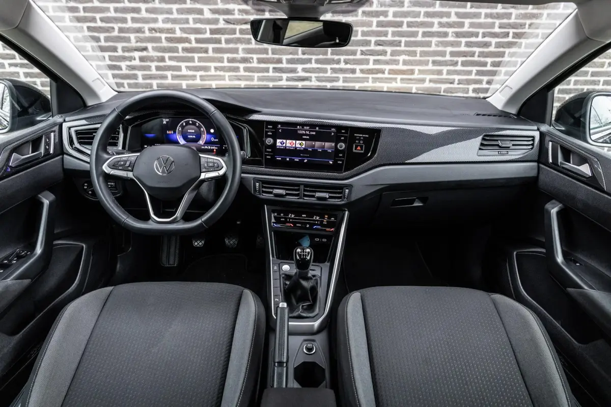 1.0 TSI 115pk Life Edition | Adaptieve Cruise Control | Achteruitrijcamera | Automatische Airconditioning