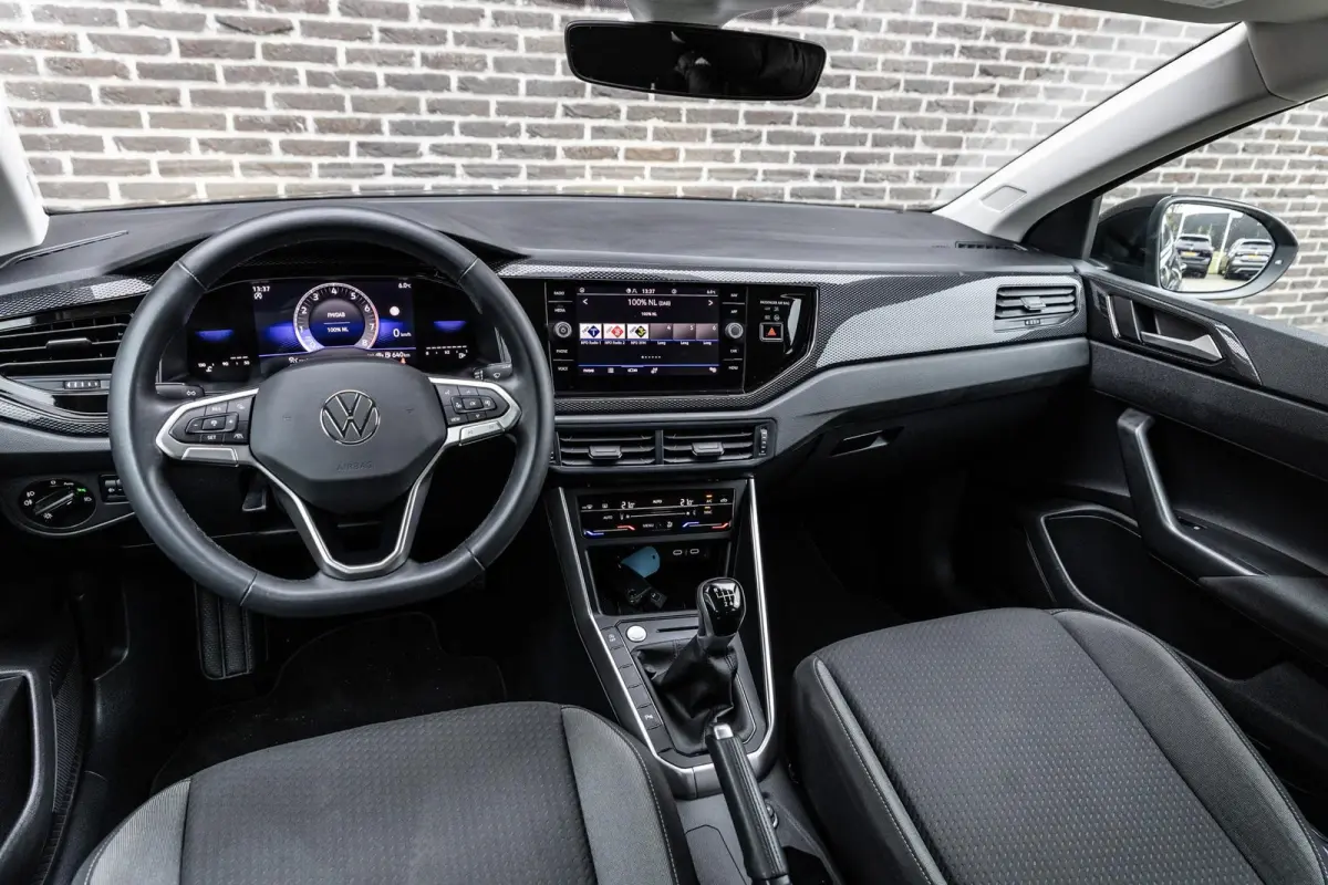 1.0 TSI 115pk Life Edition | Adaptieve Cruise Control | Achteruitrijcamera | Automatische Airconditioning
