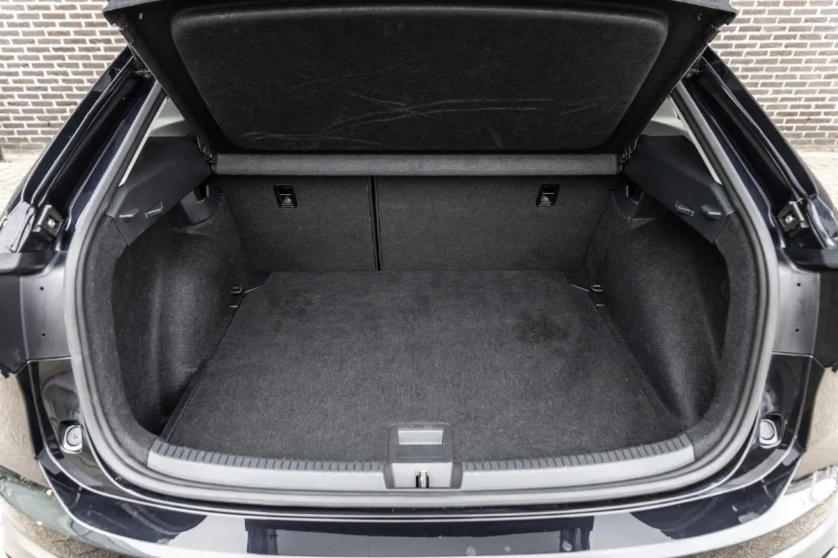 1.0 TSI 115pk Life Edition | Adaptieve Cruise Control | Achteruitrijcamera | Automatische Airconditioning