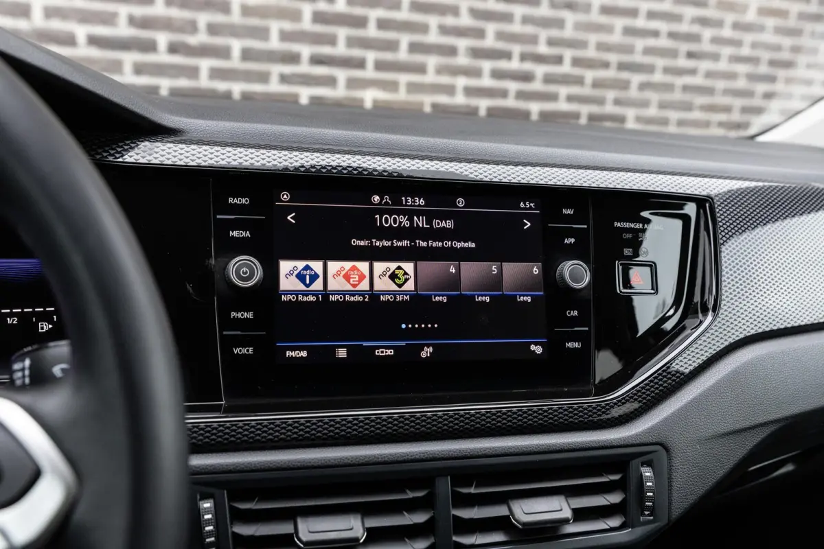 1.0 TSI 115pk Life Edition | Adaptieve Cruise Control | Achteruitrijcamera | Automatische Airconditioning