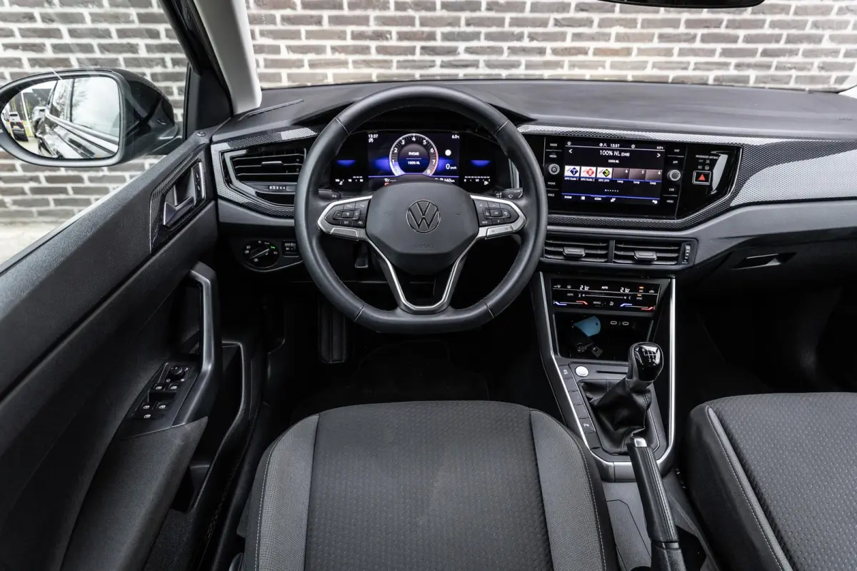 1.0 TSI 115pk Life Edition | Adaptieve Cruise Control | Achteruitrijcamera | Automatische Airconditioning
