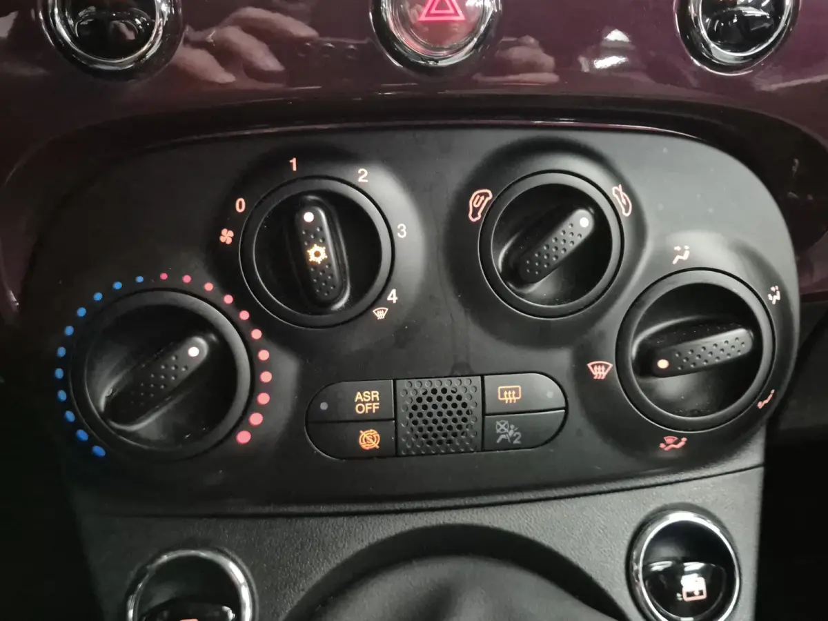0.9 TwinAir Turbo Lounge Panoramadak, Navigatie.