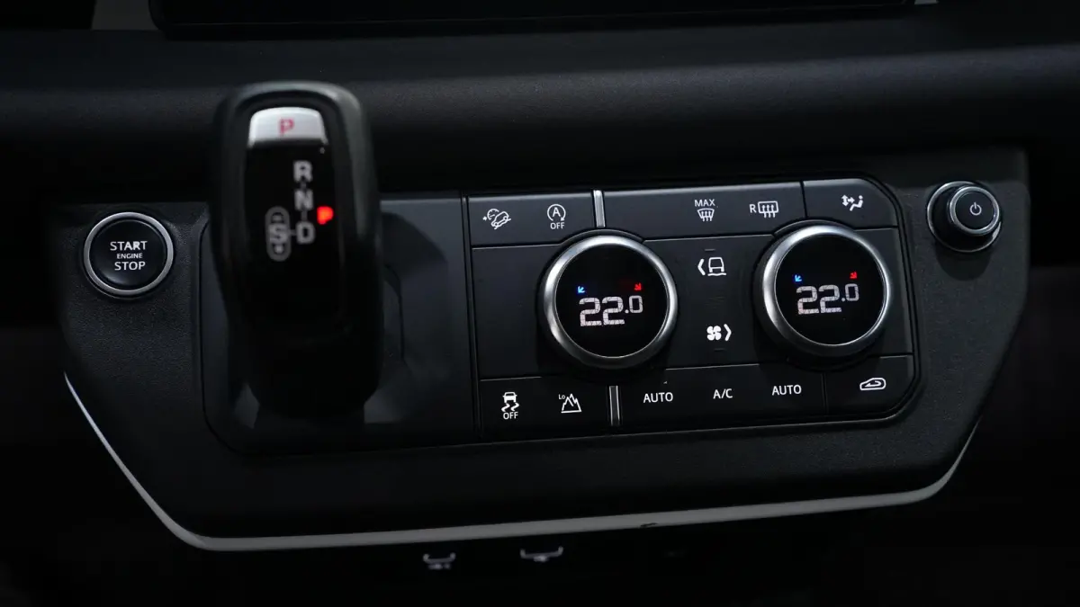 3.0 D250 Grijs Kenteken 3-Zits Leder Zwart 360 Camera, Navi, Apple Carplay, LED Koplampen