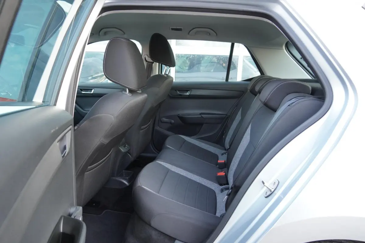 1.0 TSI Business Edition NAP Airco/Cruise/AA+ACP