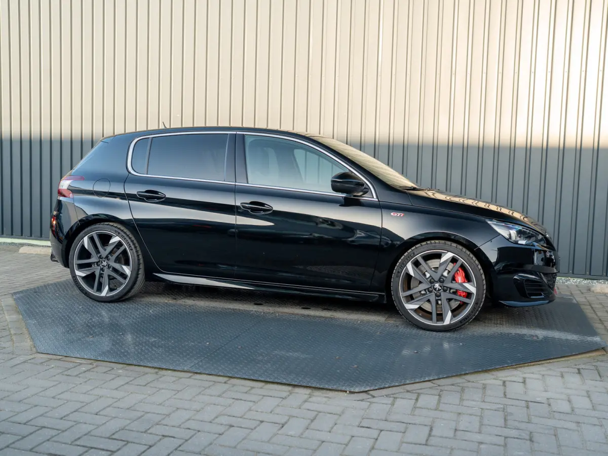 1.6 e-THP GTi 270 | Denon audio | Panodak | Camera | Stoelmassage | Prijs Rijklaar!!