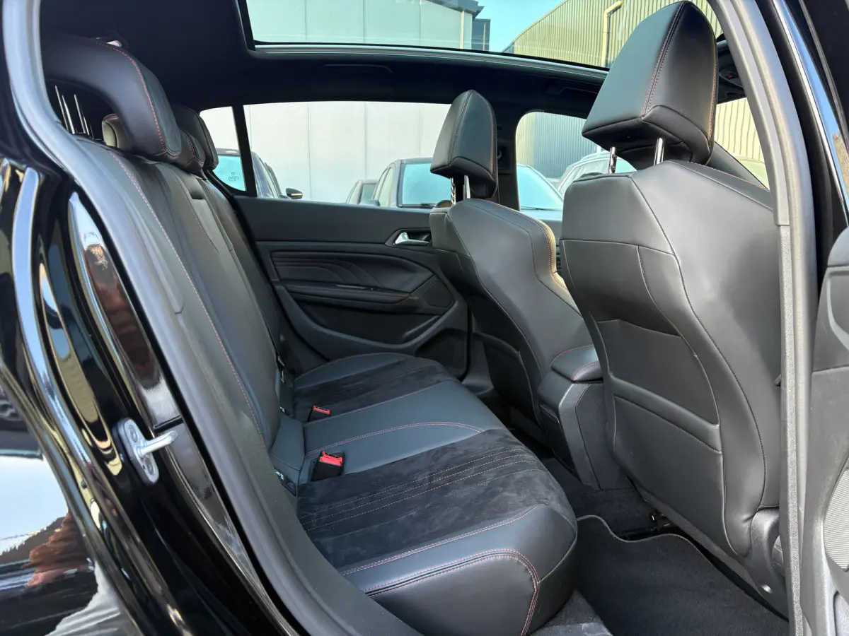 1.6 e-THP GTi 270 | Denon audio | Panodak | Camera | Stoelmassage | Prijs Rijklaar!!