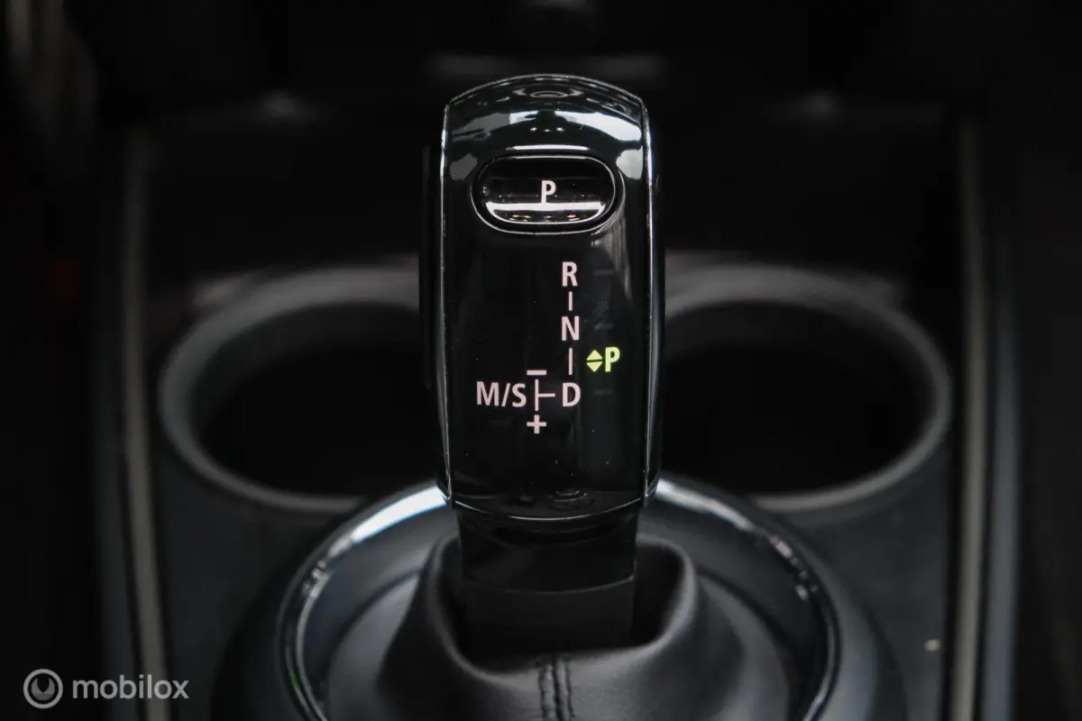 2.0 Cooper S John Cooper Works | LED | HUD |Stoelverwarming | PANO | JCW | Leder | 178PK