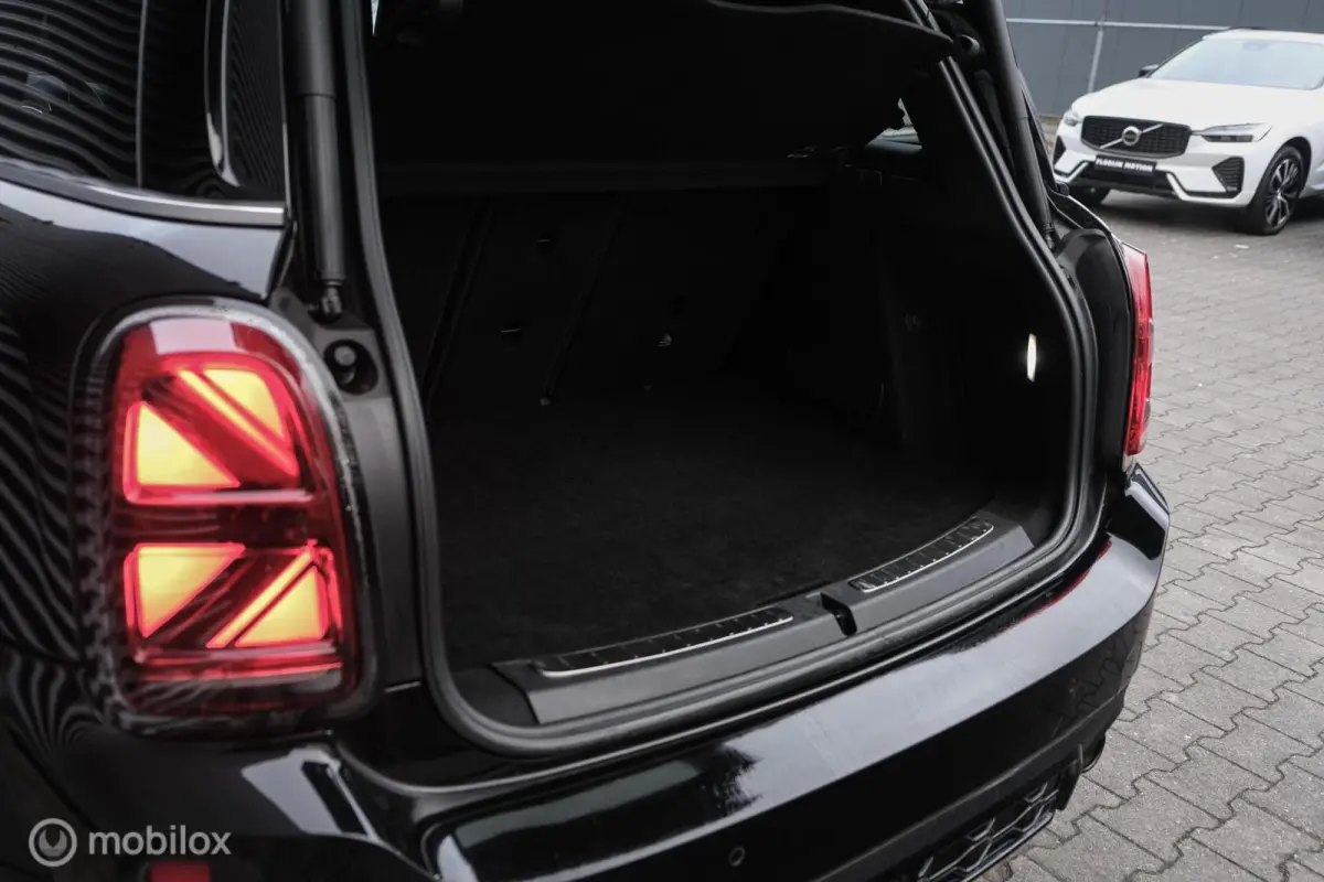 2.0 Cooper S John Cooper Works | LED | HUD |Stoelverwarming | PANO | JCW | Leder | 178PK
