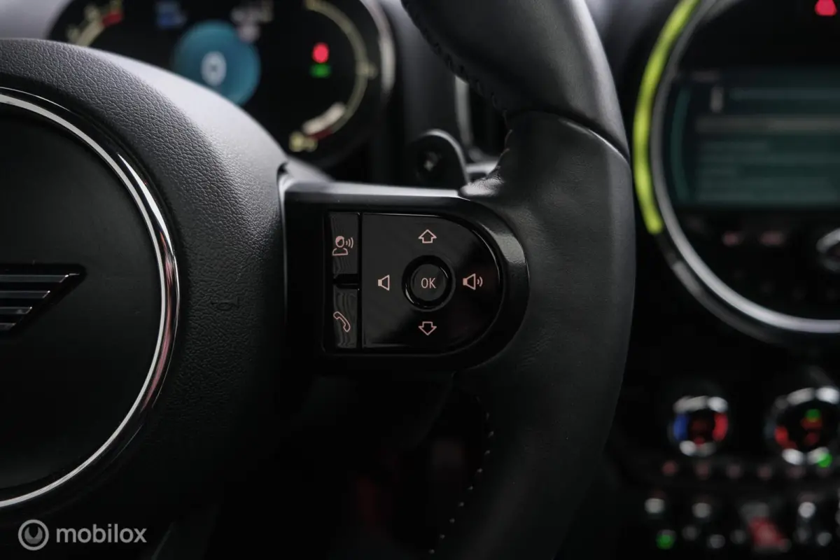 2.0 Cooper S John Cooper Works | LED | HUD |Stoelverwarming | PANO | JCW | Leder | 178PK