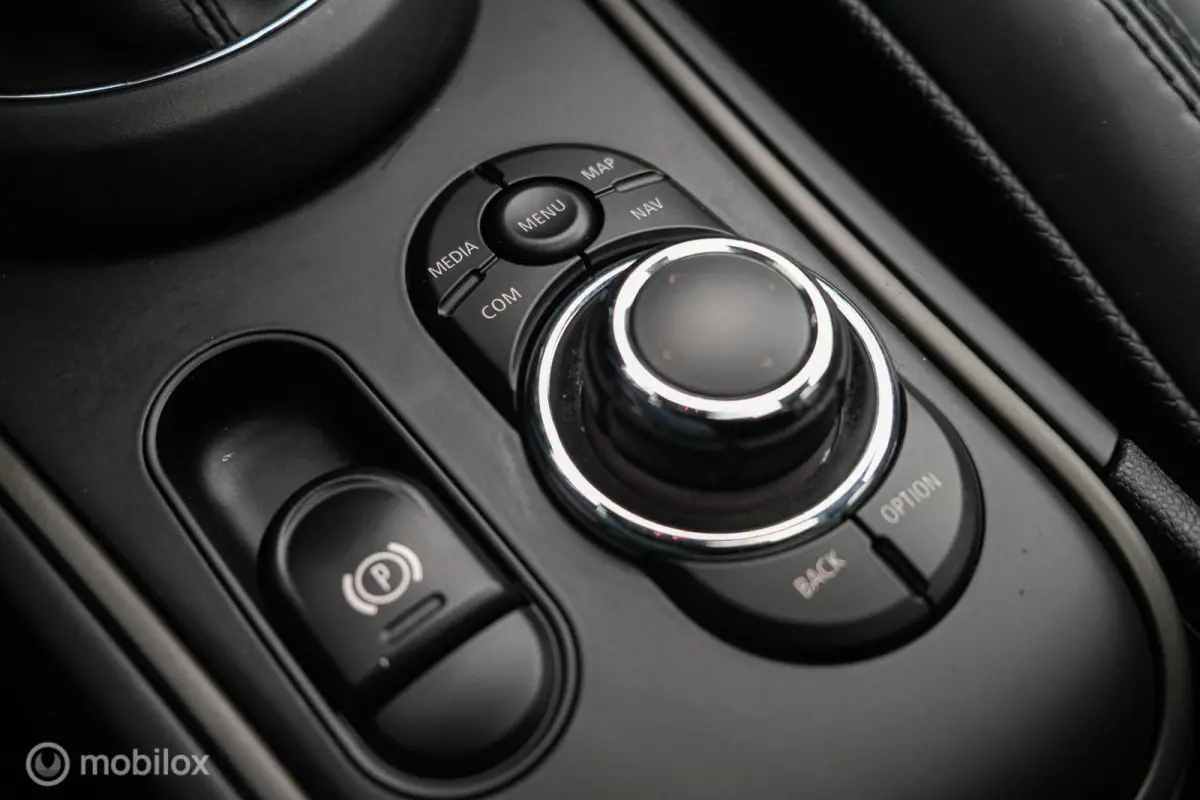 2.0 Cooper S John Cooper Works | LED | HUD |Stoelverwarming | PANO | JCW | Leder | 178PK
