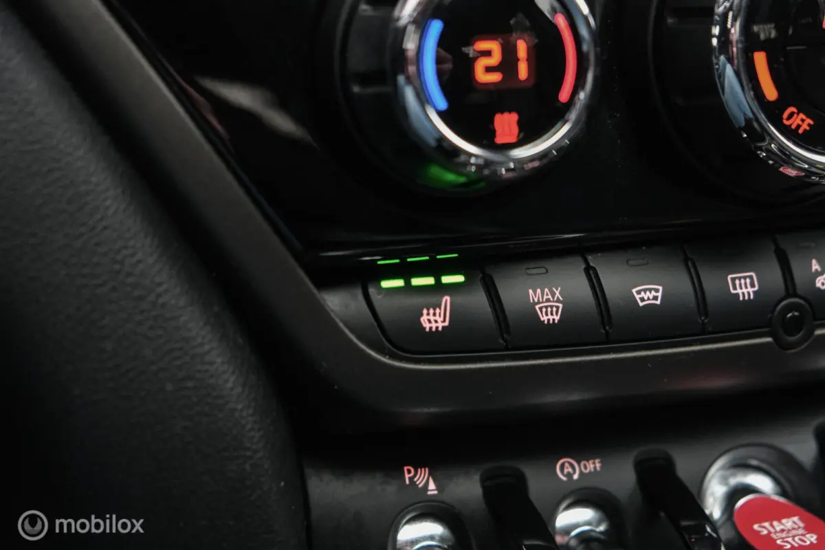 2.0 Cooper S John Cooper Works | LED | HUD |Stoelverwarming | PANO | JCW | Leder | 178PK