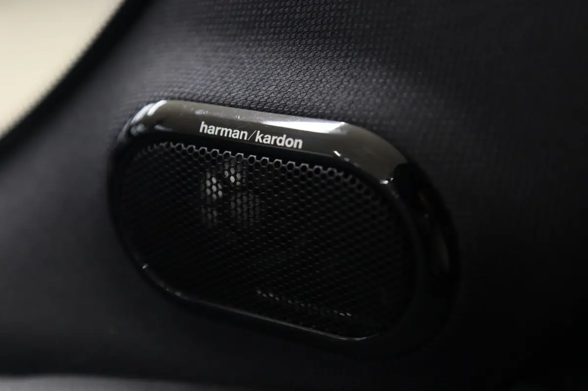 Mini 2.0 S JCW uitgevoerd/NAP/PANO/HUD/H-K/CARPLAY/STOELVER/VOL
