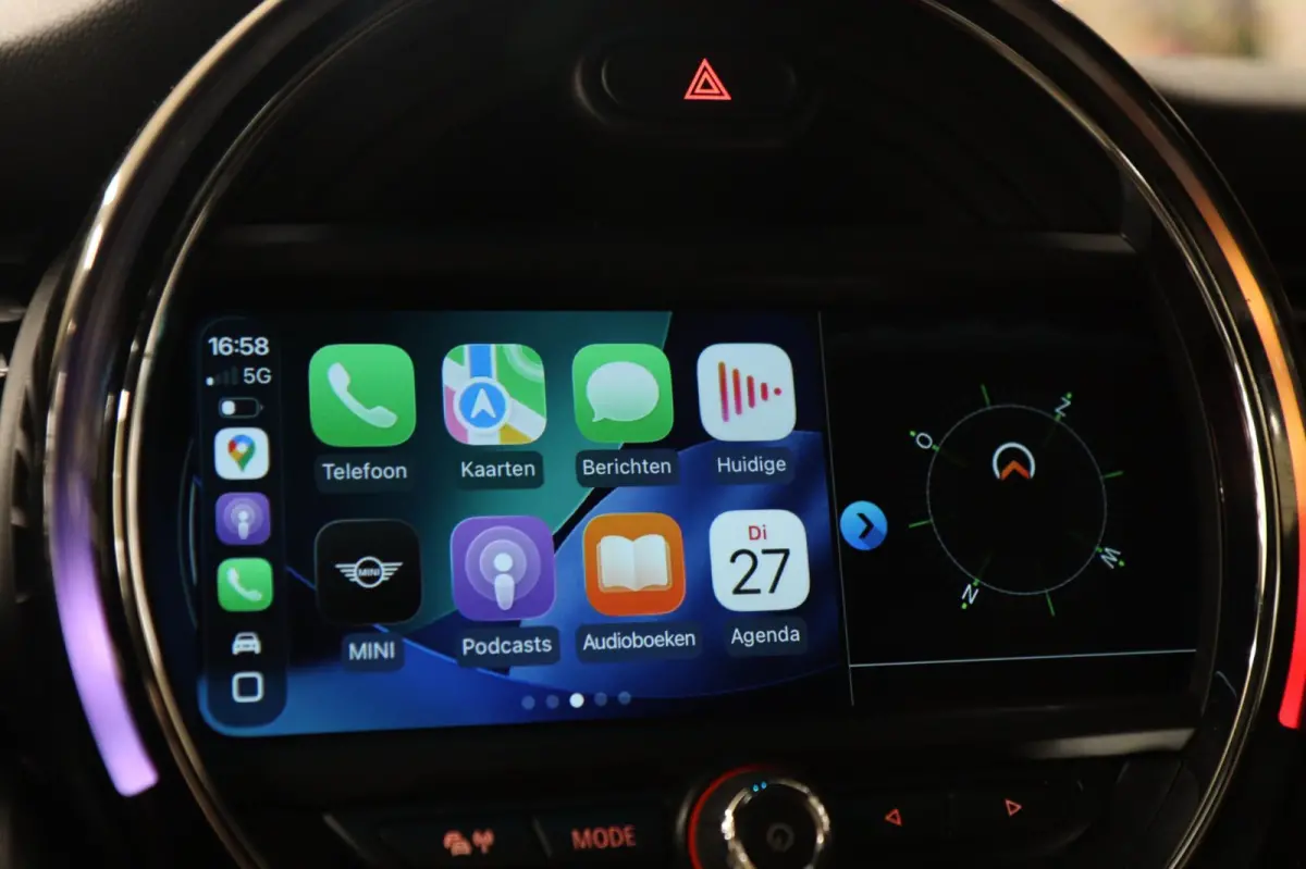 Mini 2.0 S JCW uitgevoerd/NAP/PANO/HUD/H-K/CARPLAY/STOELVER/VOL