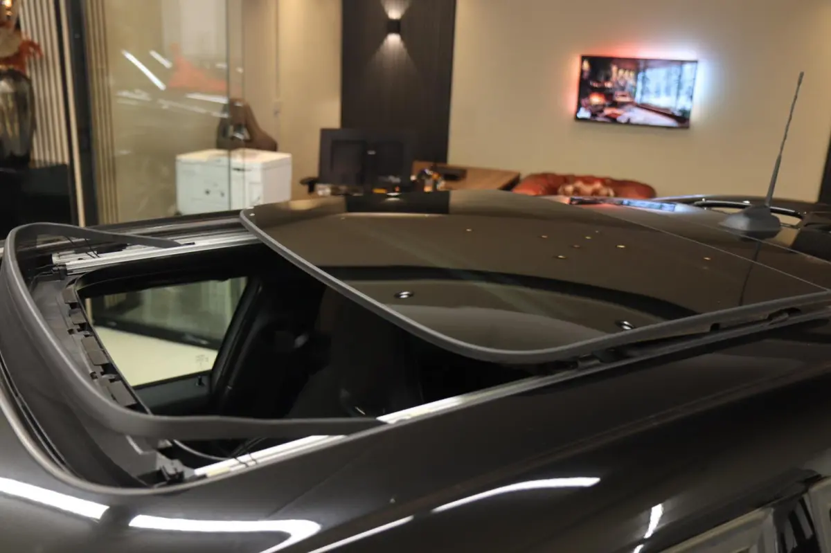 Mini 2.0 S JCW uitgevoerd/NAP/PANO/HUD/H-K/CARPLAY/STOELVER/VOL