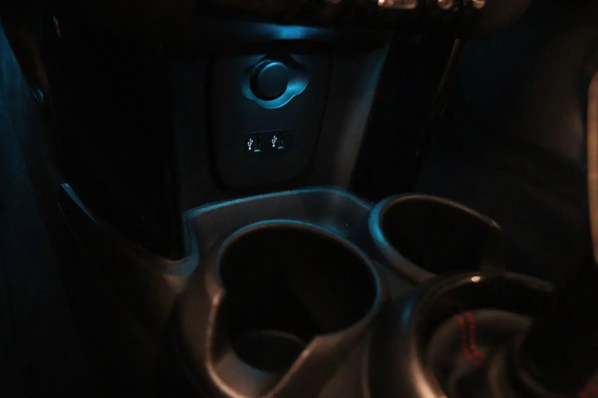 Mini 2.0 S JCW uitgevoerd/NAP/PANO/HUD/H-K/CARPLAY/STOELVER/VOL